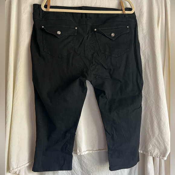 1826 Jeans Capri Jeans - Picture 7 of 8